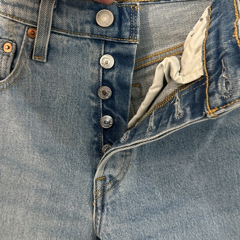 Levi’s 501 - Picture 3 of 4